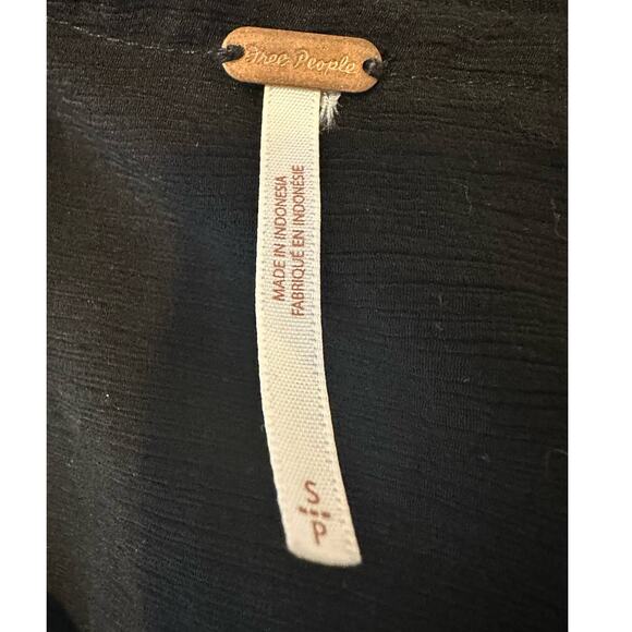 Free People black faux wrap long sleeves blouse size small - Picture 3 of 15